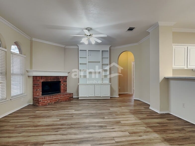 Building Photo - 1511 Cheyenne Trl