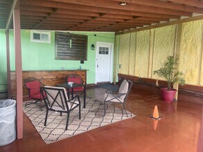 Building Photo - Welcome to the Cottage!