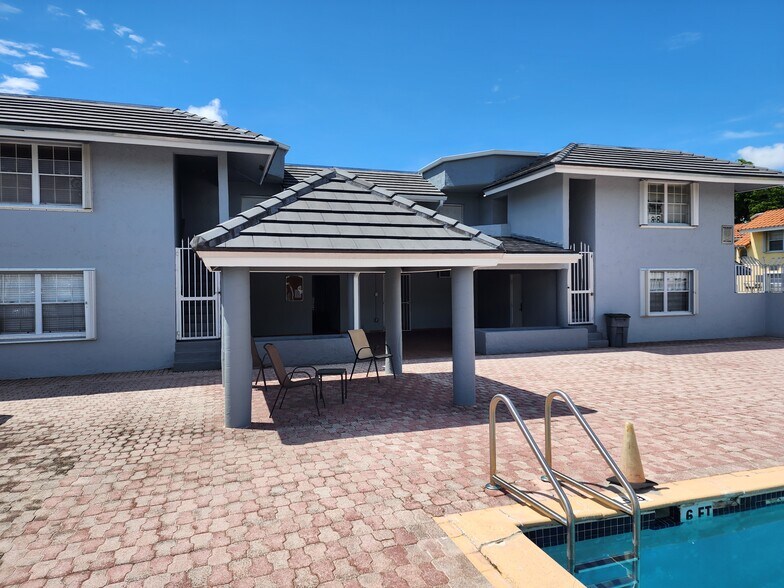Building Photo - 15615 SW 74th Circle Dr