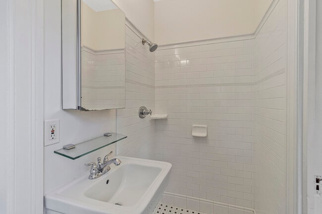 Building Photo - 5334 Nebraska Ave NW