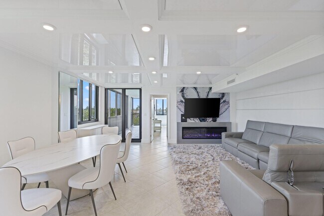 Building Photo - 3420 S Ocean Blvd