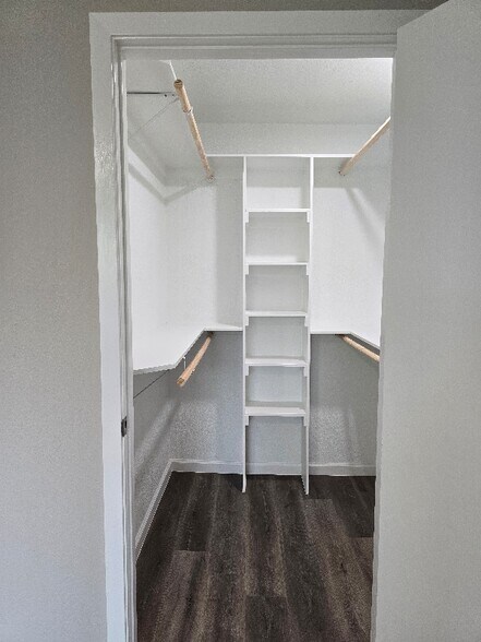 Building Photo - 4216 Malone Ave