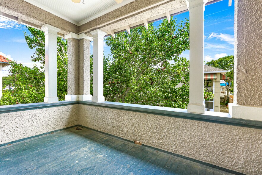 Building Photo - 5702 Willow St