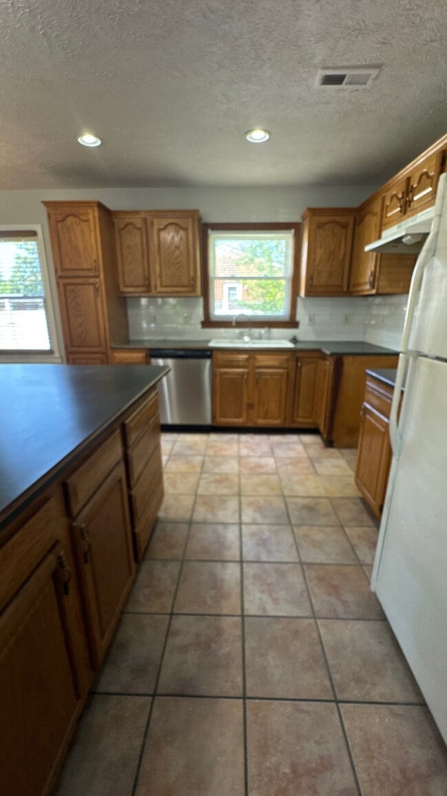 Building Photo - 5321 Juanita Ln
