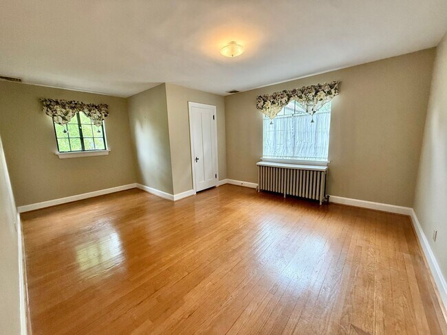 Building Photo - 6491 Ridge Ave