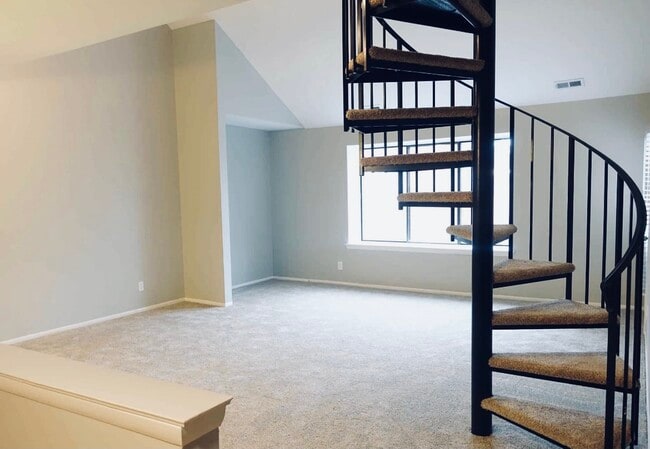 Building Photo - 2620B Auburn Ct