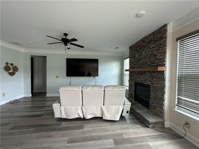 Building Photo - 6836 Benjamin Dr