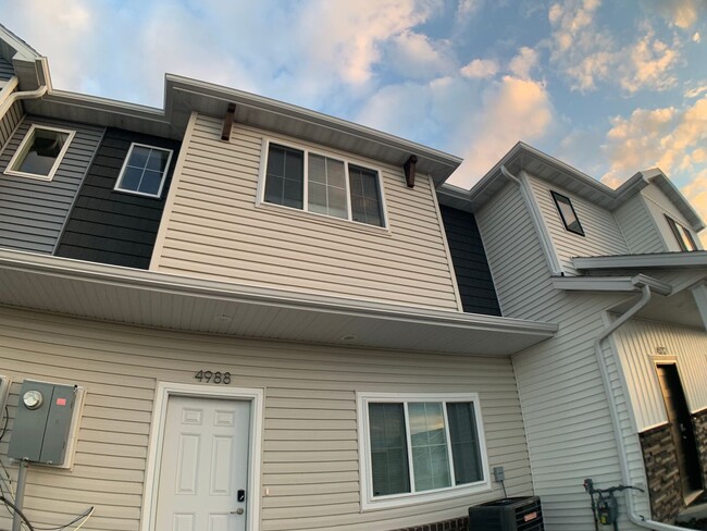 Building Photo - Valley View Townhomes