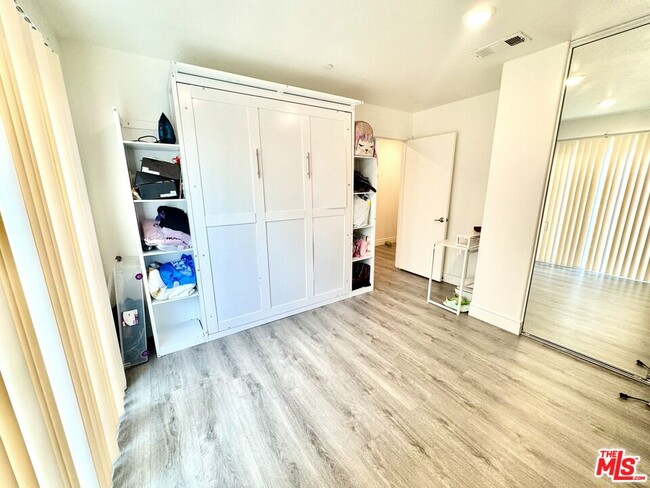 Building Photo - 14412 Kiwi Ln