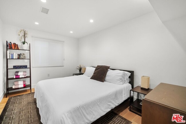 Building Photo - 411 Grand Blvd