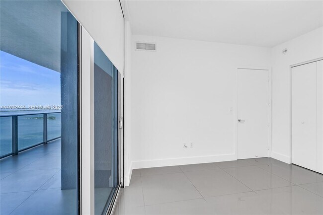 Building Photo - 488 NE 18th St