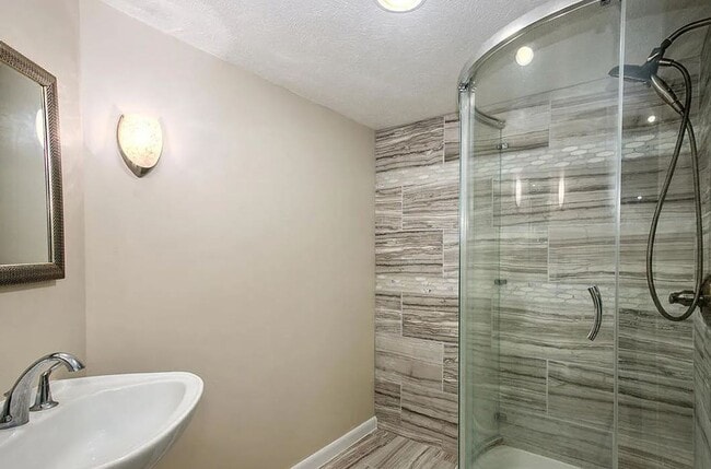 Building Photo - Beautiful 4 bedroom home in Caledonia
