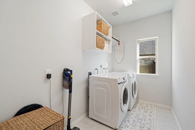 Building Photo - 6907 Myrtle Dr