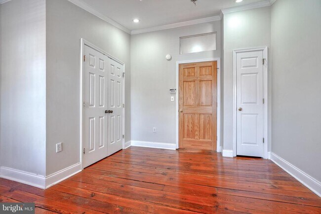Building Photo - 1412 Battery Ave