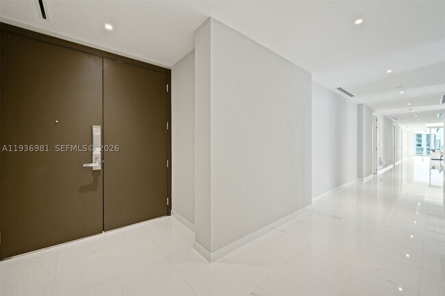 Building Photo - 300 Biscayne Blvd
