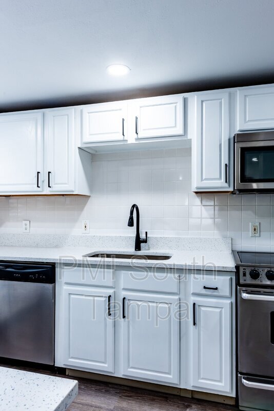 Building Photo - 3402 W Van Buren Dr