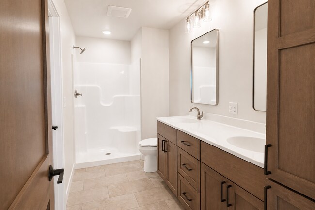 Building Photo - N1016 S Magdalyn Ct