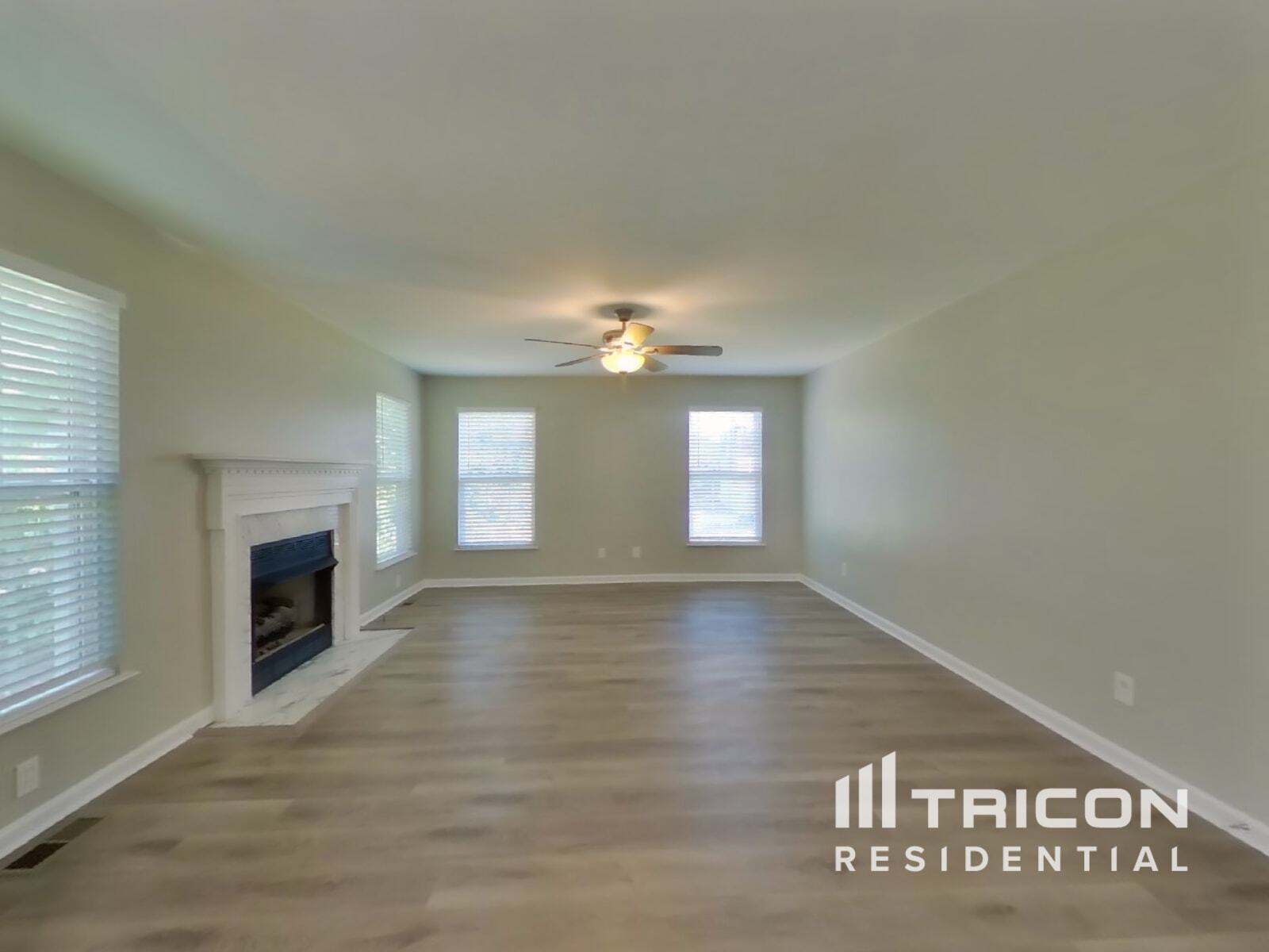 Building Photo - 2536 Bayview Dr