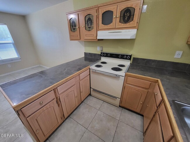 Building Photo - 7365 N Loop Dr