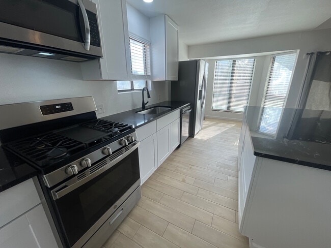 Building Photo - 4509 Southwest Dr