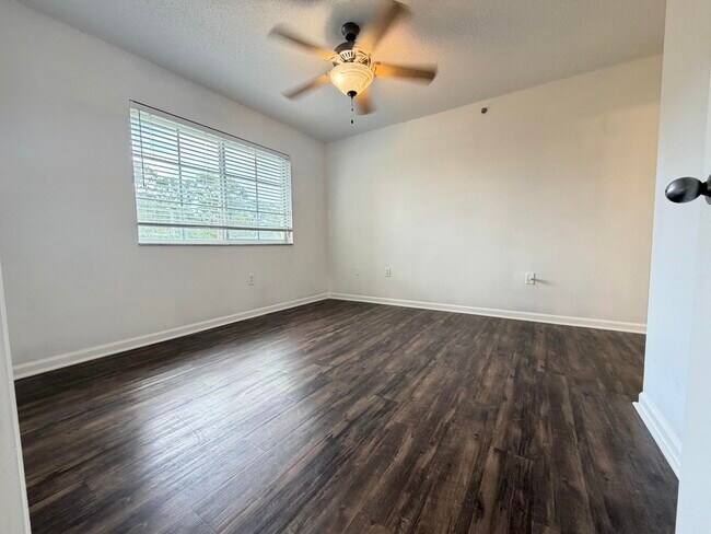 Building Photo - 3708 NW Adriatic Ln