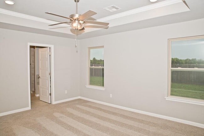 Building Photo - 1005 SW 140th St