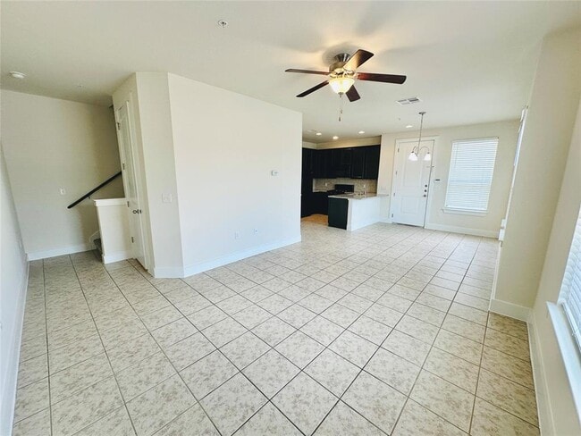 Building Photo - 2216 Creekside Ln