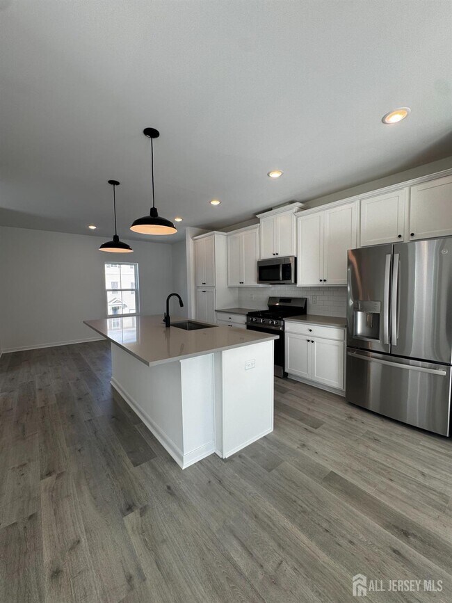 Building Photo - 59 Basswood St