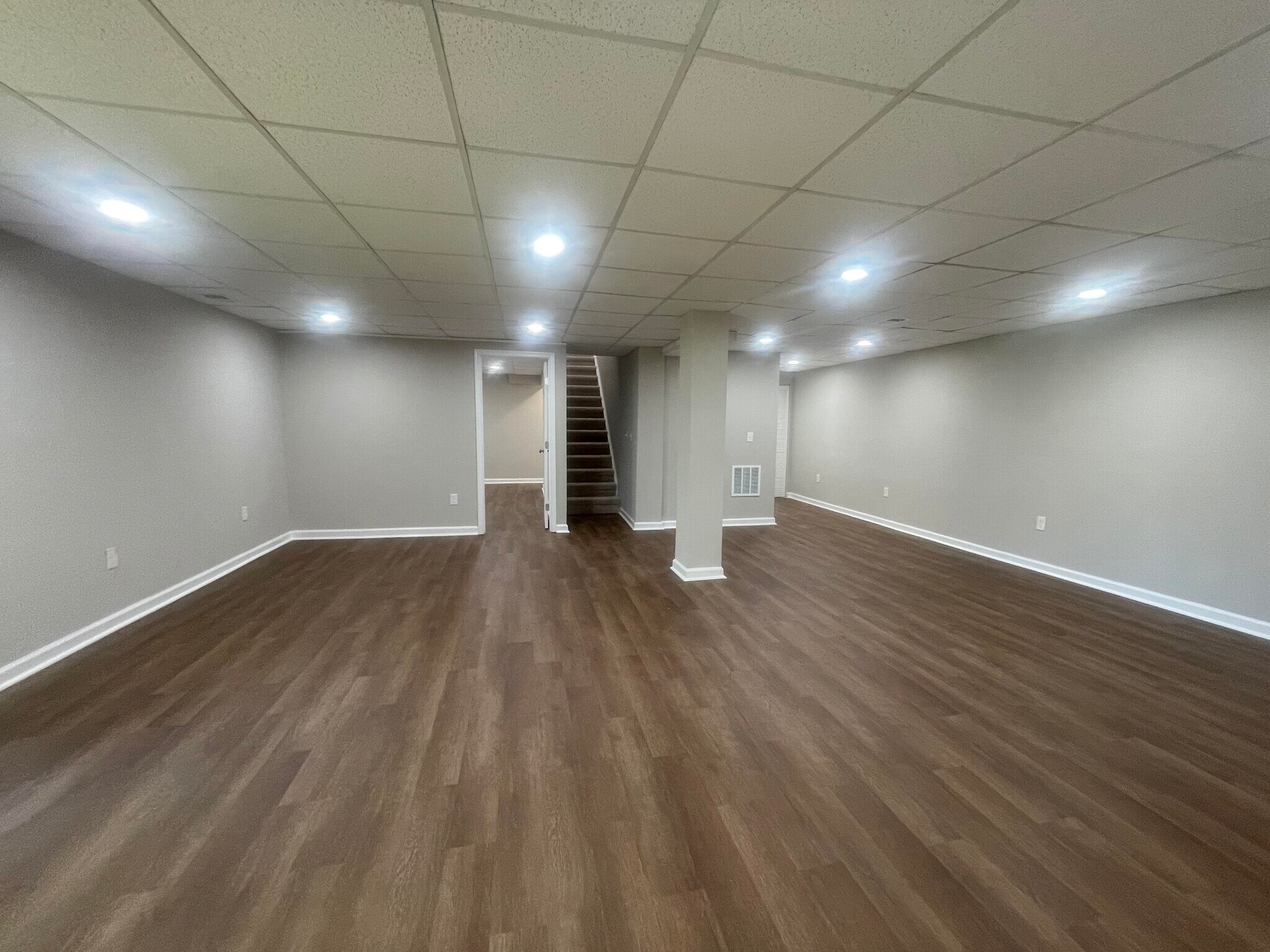 Building Photo - 221 Fallsway Ln