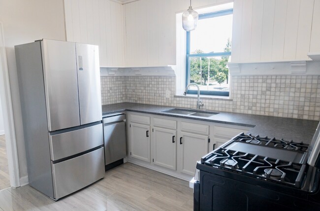 Building Photo - 74 N State St