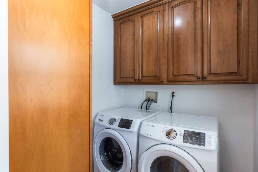 Laundry Room - 4912 Strohm Ave