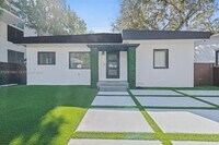 Building Photo - 710 NE 62nd St