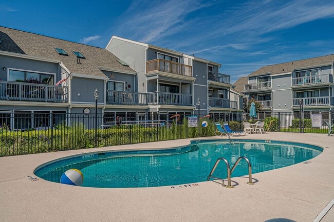 Building Photo - Fully Furnished - Seasonal or Long Term Op...