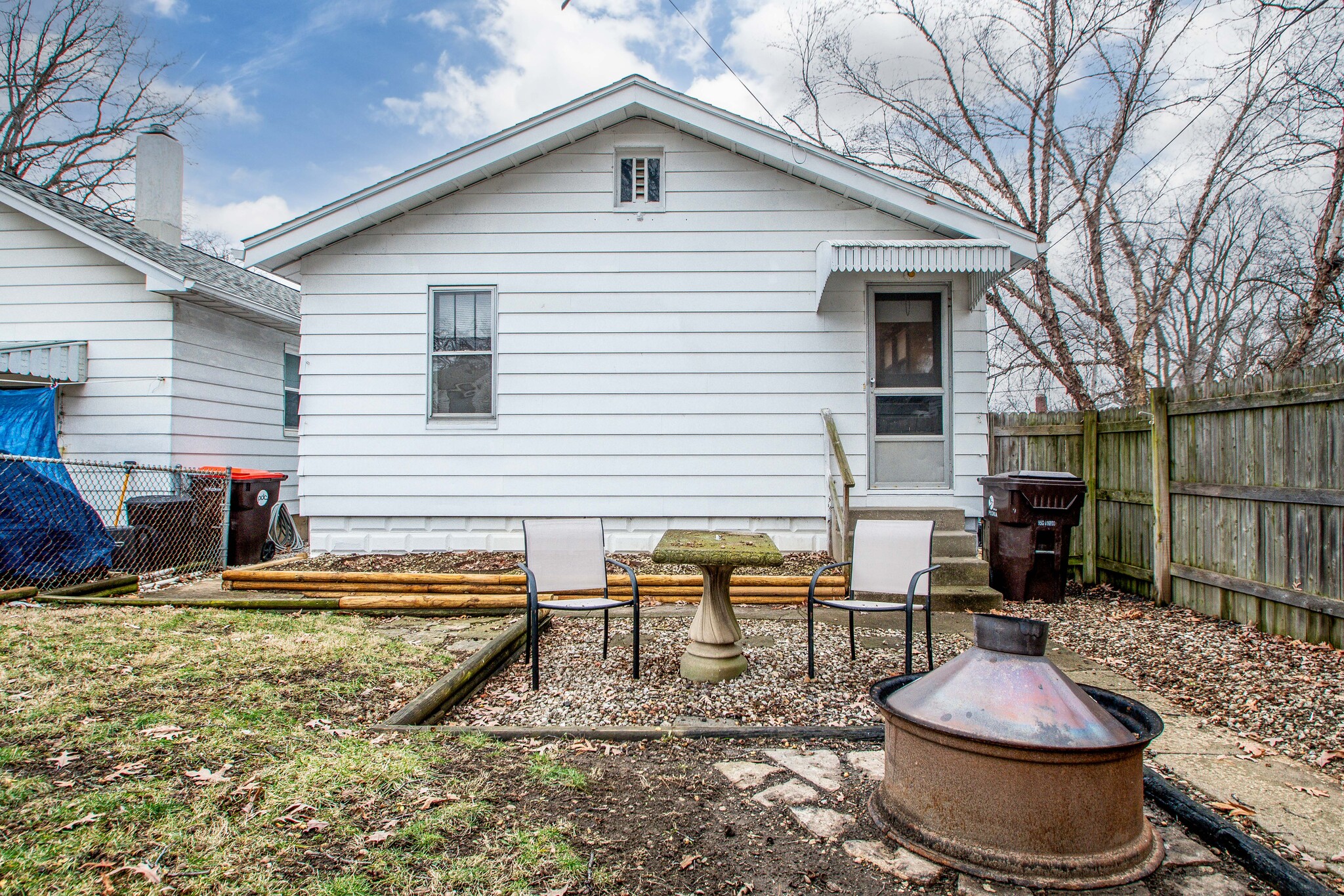 Building Photo - 1127 E Corrington Ave