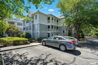 Building Photo - 230 Oakwood Ct