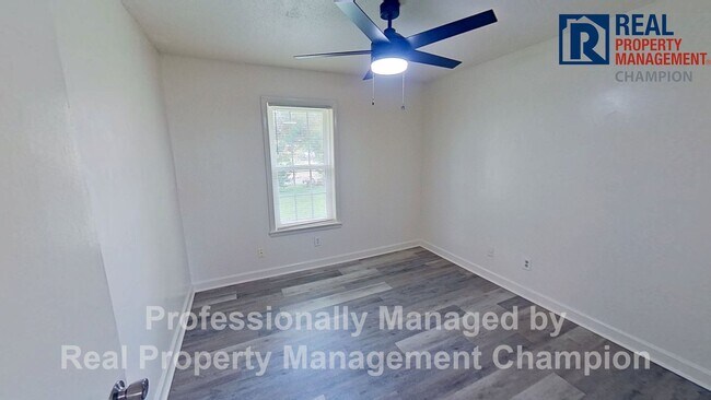 Building Photo - 2909 Spaulding Dr