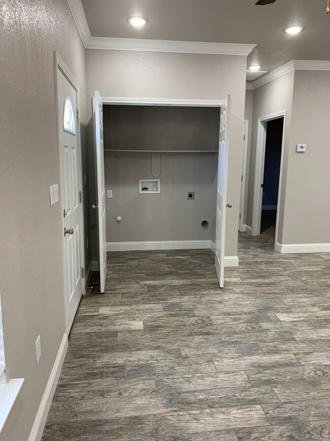 Building Photo - 2408 E 14th St