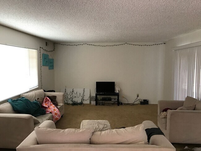 Building Photo - Beautiful 3-Bedroom, 2 bath home!