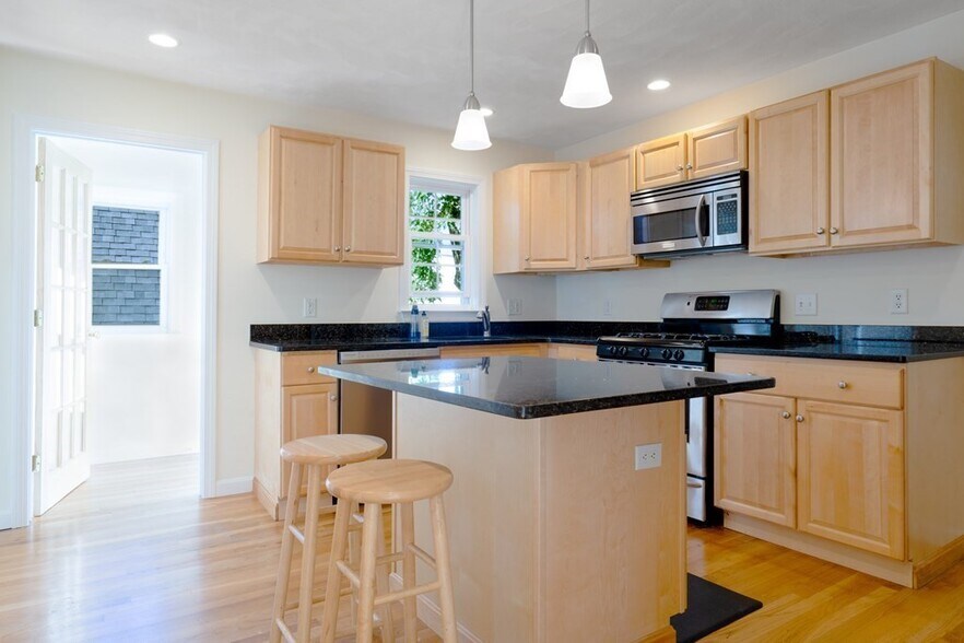 Building Photo - 24 Wilton St