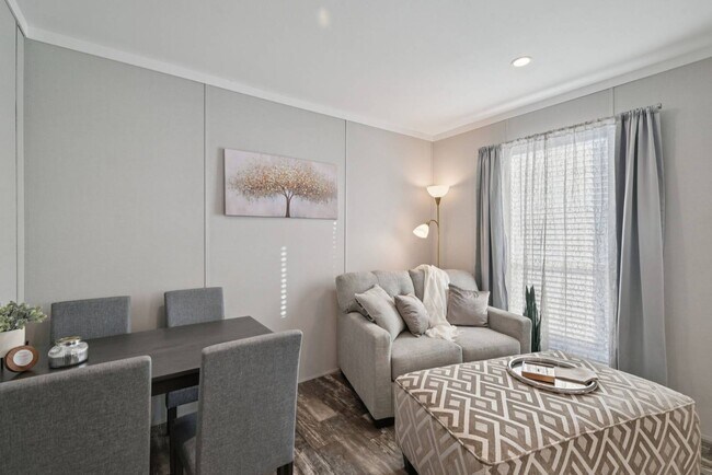 Building Photo - 1611 American Dr