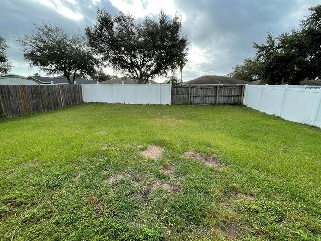 Building Photo - 12115 Feldwood Creek Ln