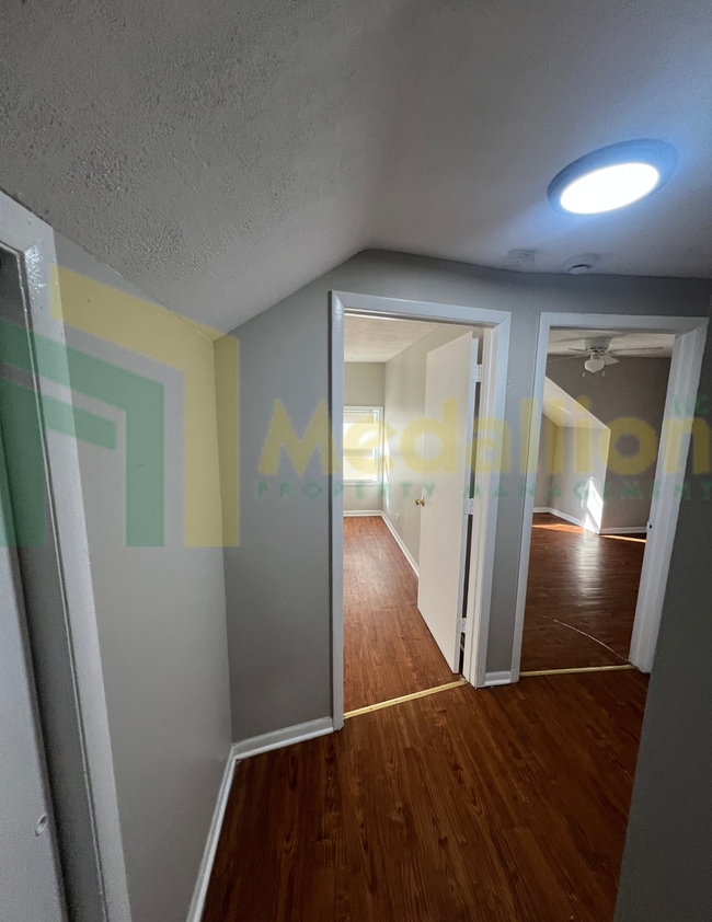 Building Photo - Spacious 4-5 Bedroom, 2-Bath Corner Lot Ho...