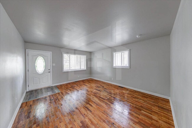 Building Photo - 3305 N Whittier Pl