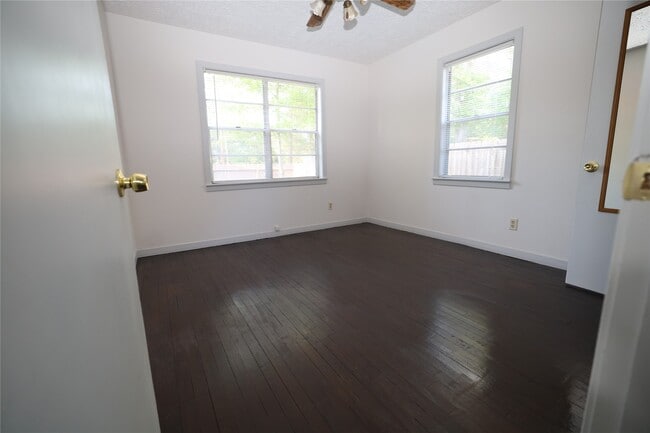 Building Photo - 21702 E Memorial Dr