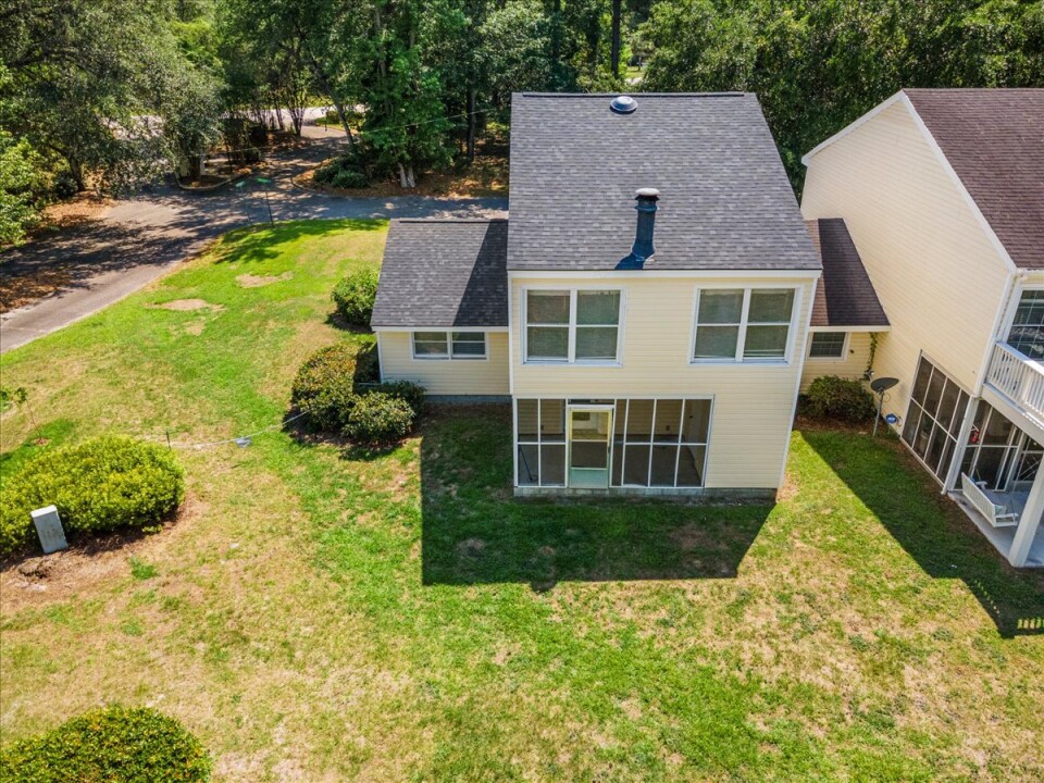Building Photo - 488 Greenview Dr