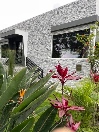 Building Photo - 10917 Ayres Ave