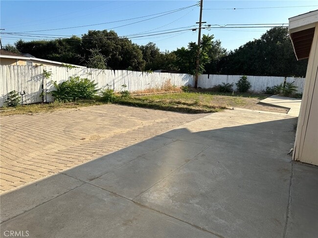 Building Photo - 5125 McClintock Ave