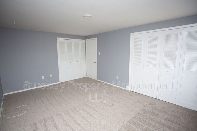 Building Photo - 16 Radnor Ct