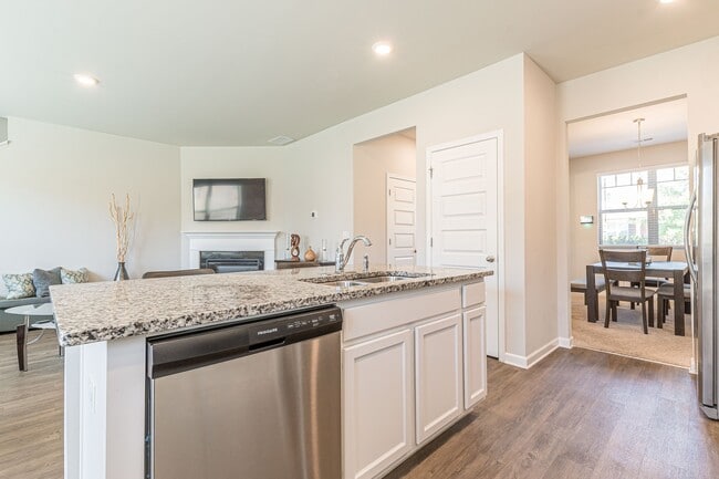 Building Photo - 2651 Lovejoy Crossing Dr