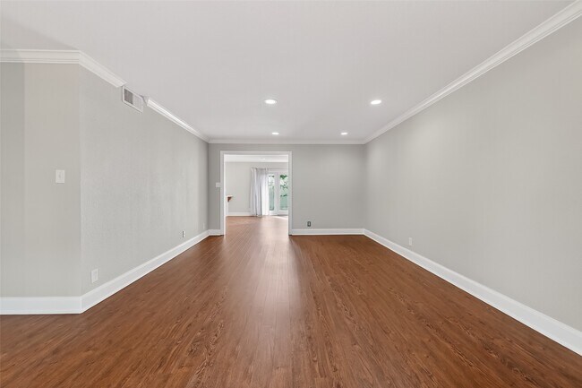 Building Photo - 6351 Briar Rose Dr